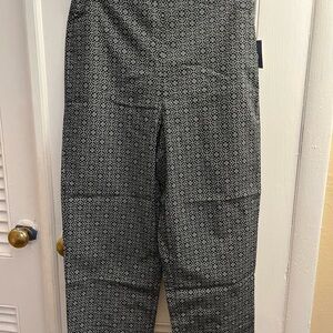 Charter Club Women’s Geometric Black and White Pants. Size 8. NWT. Stretch
